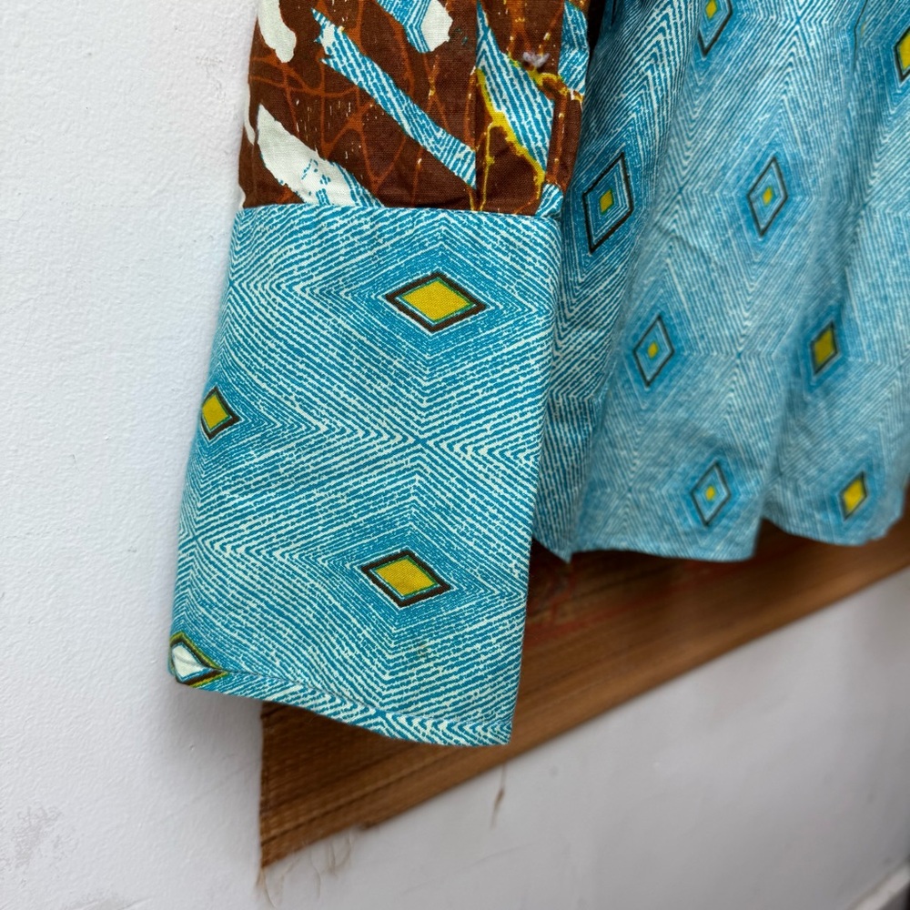 Avantgarde Psychedelic Geometric Patterned Button… - image 8